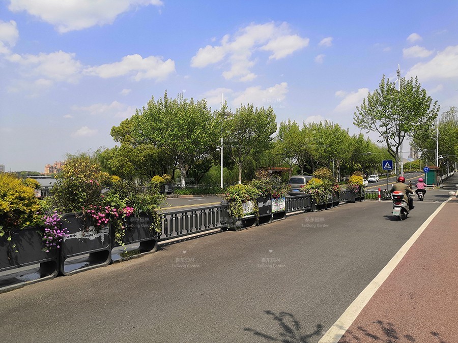 1588145228790753.jpg 花箱