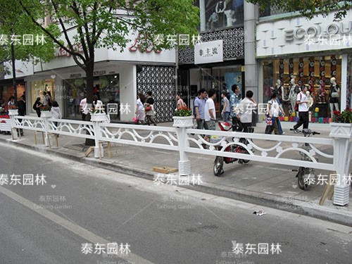 護(hù)欄花箱 護(hù)欄花箱