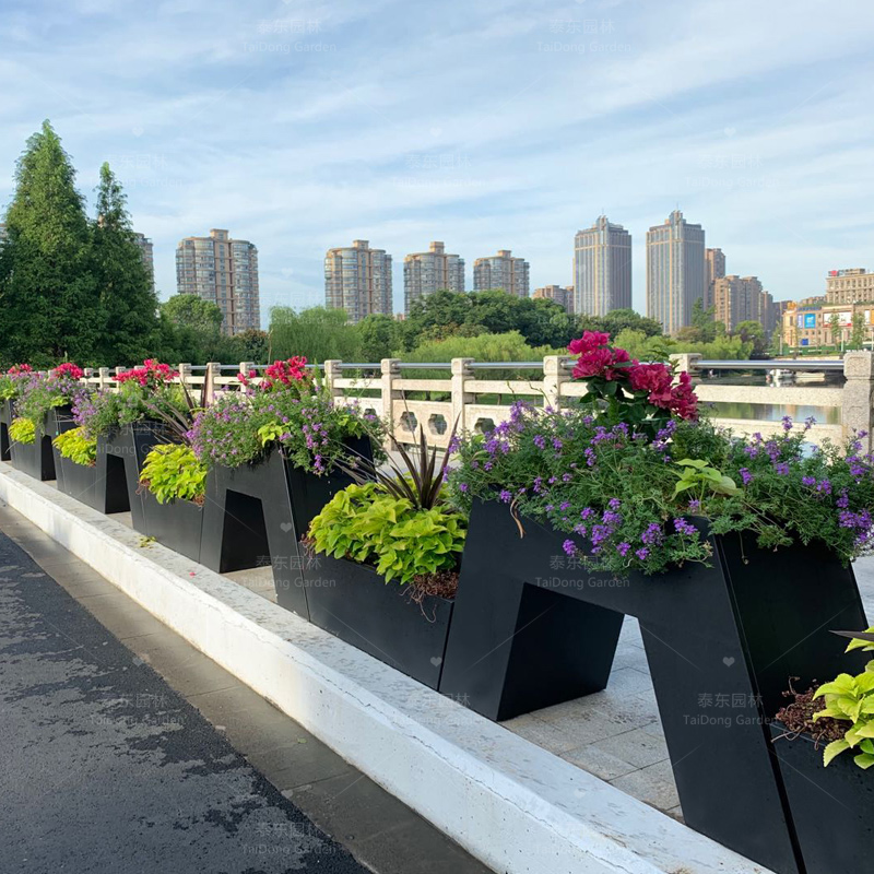 1689148025991080.jpg 花箱