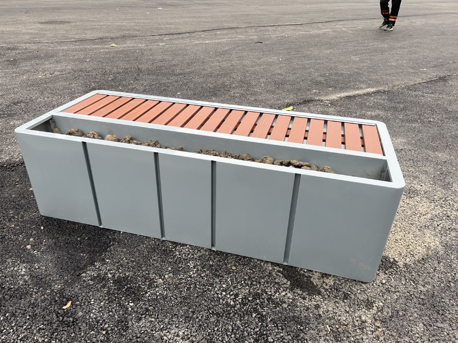 1708591233647023.jpg 花箱